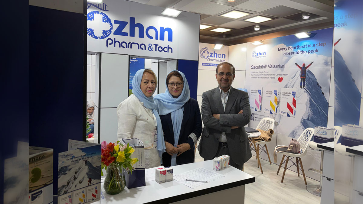 حضور دکتر سیدمحسن میرحسینی در غرفه شرکت دانش‌بنیان داروفناوران اوژن در نهمین کنگره بین‌المللی نارسایی قلب ایران